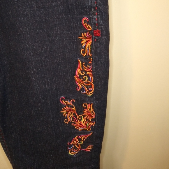 Rare Vintage COOGI Embroidered Denim 15 Inch Inseam Bermuda Style Shorts - Picture 5 of 16